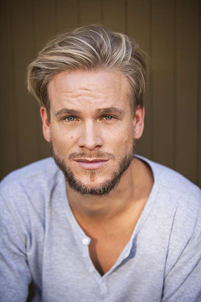 Frederic Heidorn as Markus in Straight