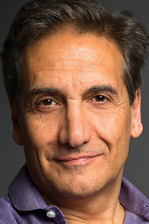 Paulo Matos as Jorge in Polícias