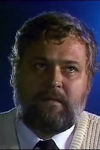 Vajda László as Fiatal vendég in The Insult