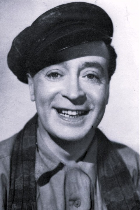 Jimmy O'Dea as Paddy Morrissey, Porter (segment 'A Minute's Wait') in The Rising of the Moon