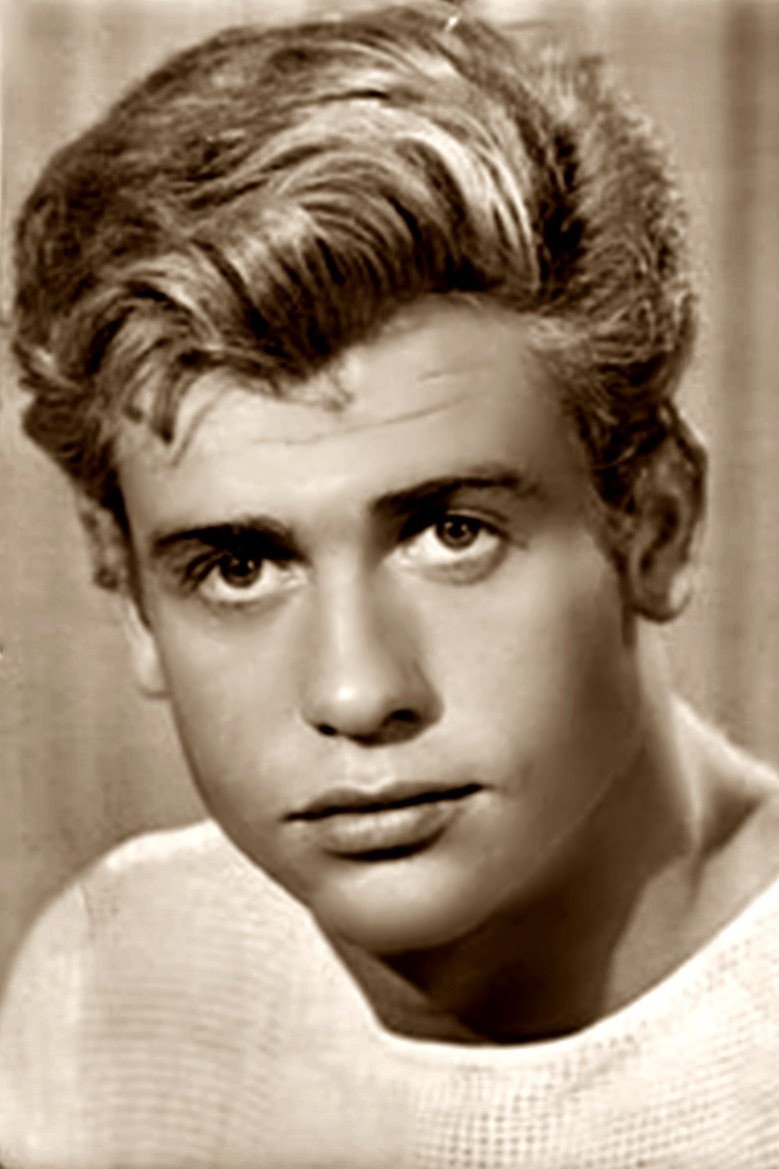 Pablo Moret as Juan Carlos Funes in Last year of Nacional High School