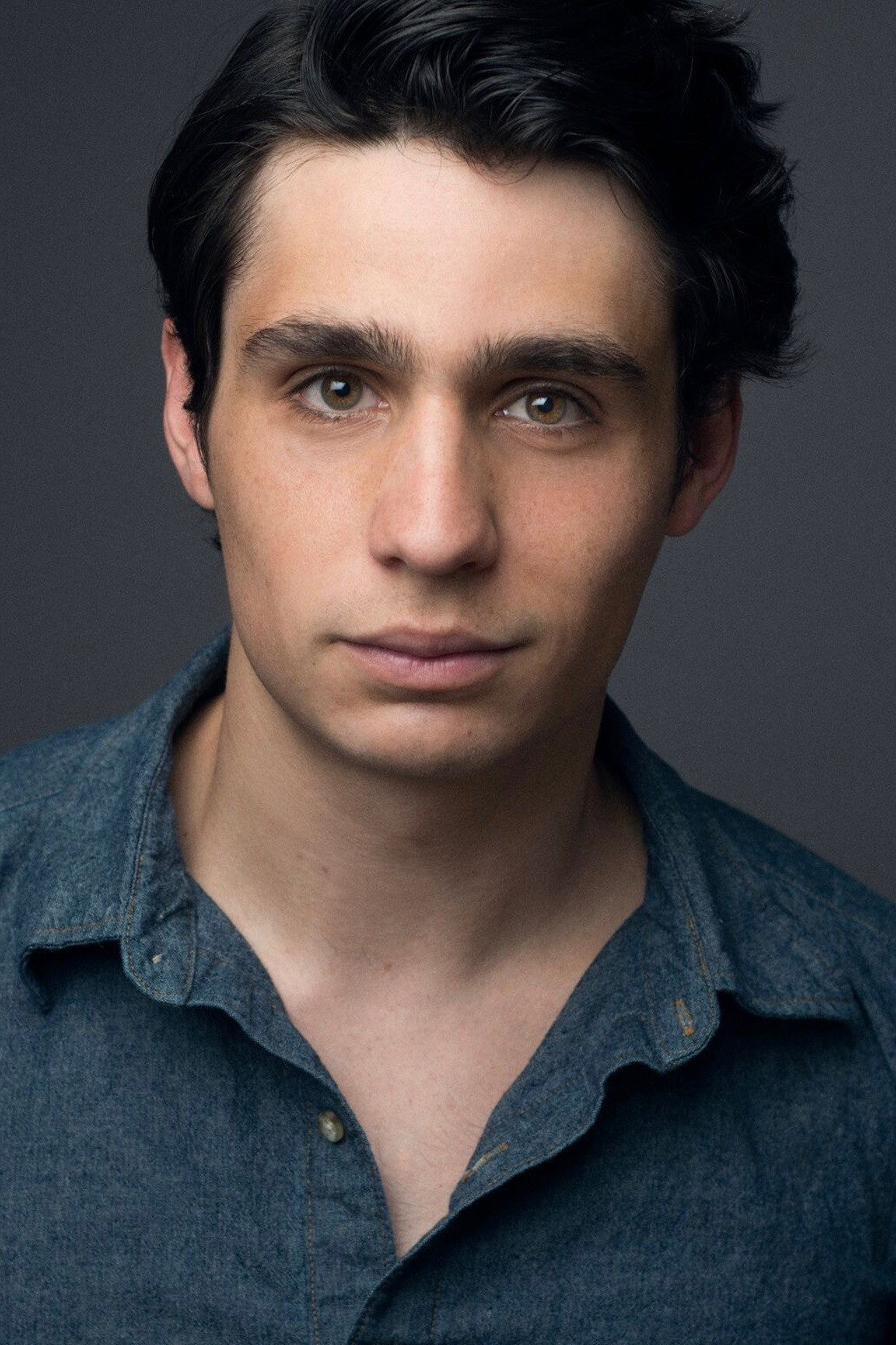 Bobby Conte Thornton as Charlie in Intervenors