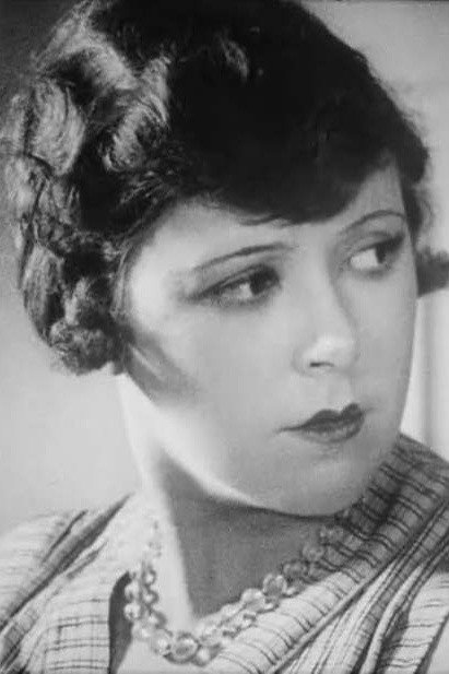 Simone Mareuil as Young Girl in Un chien andalou