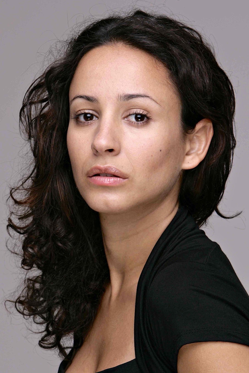 Sanaa Alaoui as Mimouna (Mohamed's mother) in For Bread Alone
