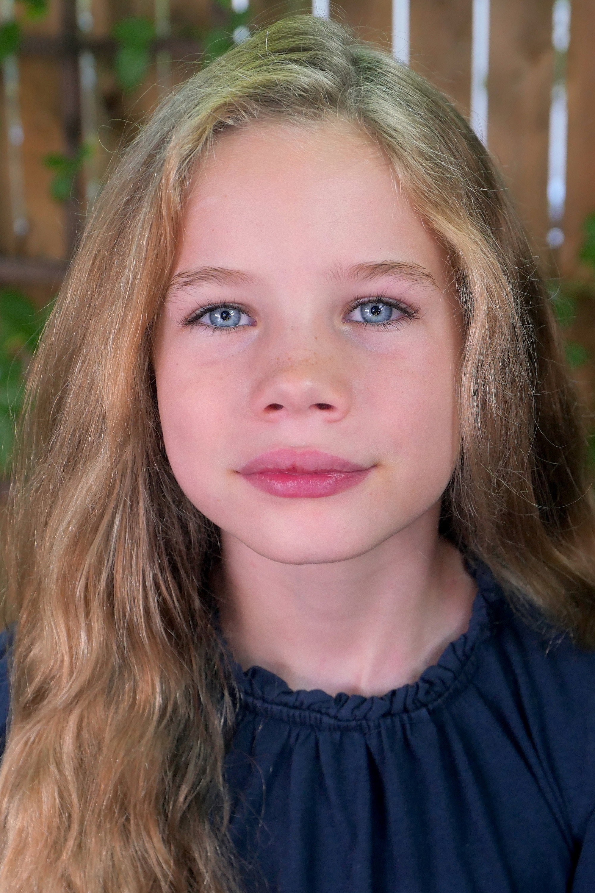 Alona Jane Robbins as Ollie Bellum in Hold Your Breath