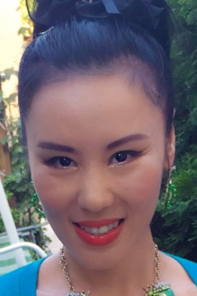 Ai Wan as Lisa in Sophie's Revenge