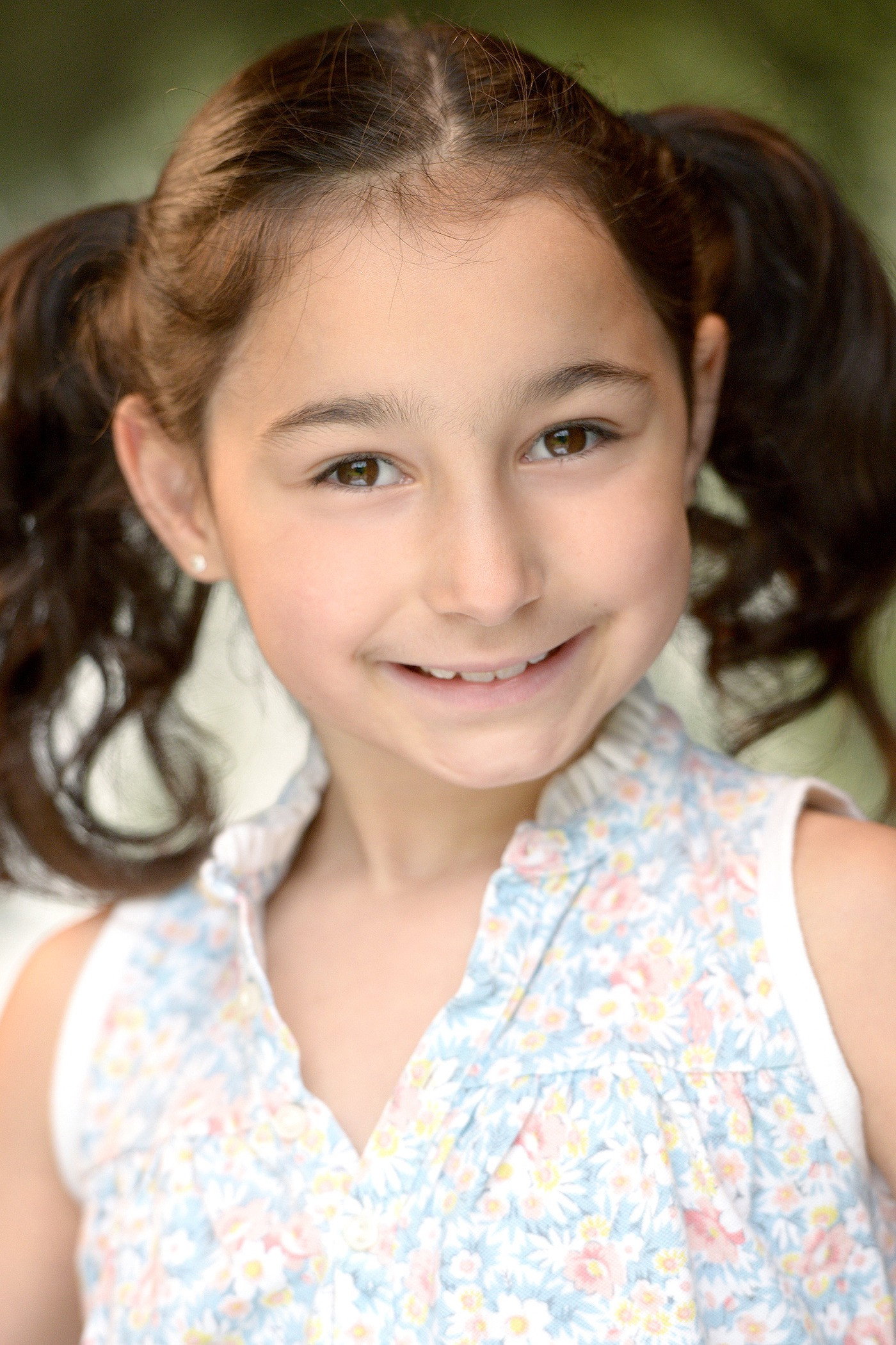 Maddison Whelan as Horatia The Young Daughter in Undergods