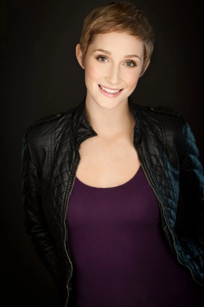 Tirra Dent as Zarana in Glass