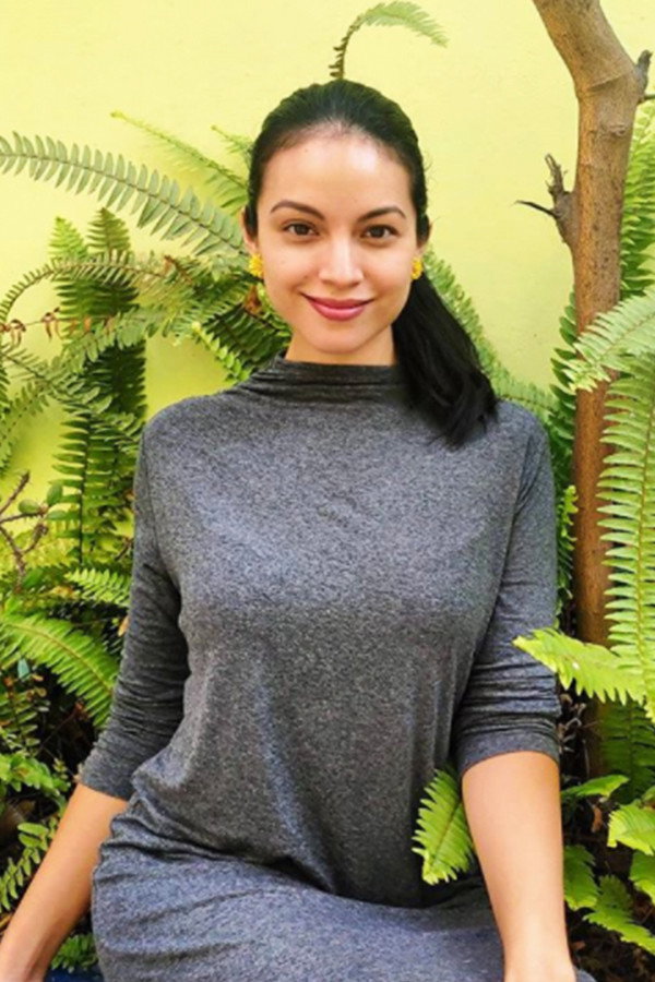 Cindy Díaz as Claudia in The Girl