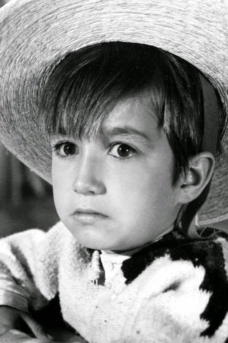 Cesáreo Quezadas 'Pulgarcito' as Pulgarcito in Tom Thumb