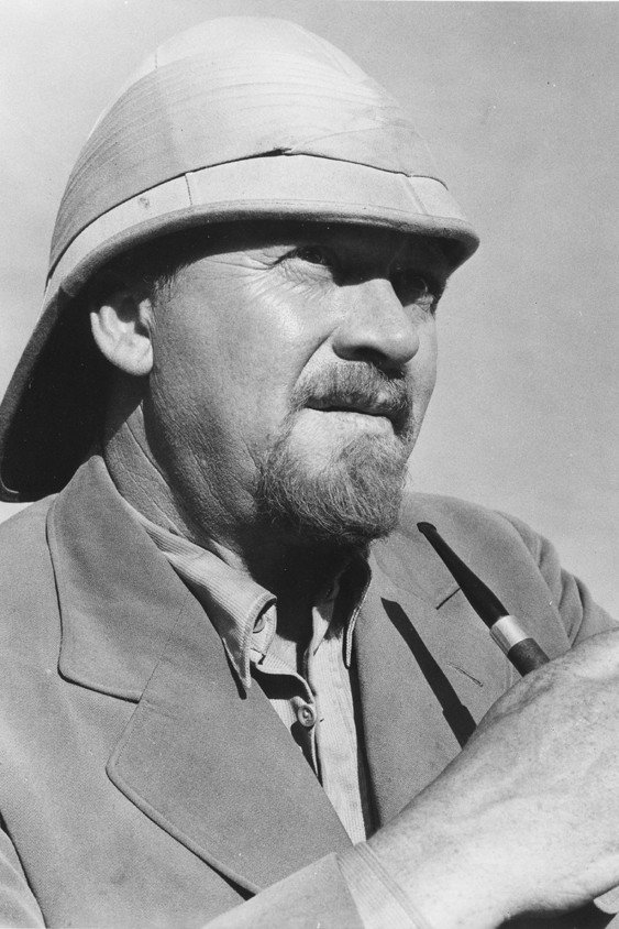 Gert Van den Bergh as Smith in Seven Against the Sun