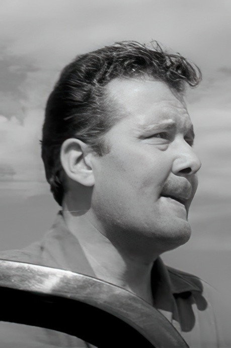 Robert Berri as The inspector in The Pavements of Paris