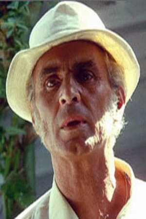 Ángel Menéndez as Carlo Menotti in Los pecados de una chica casi decente