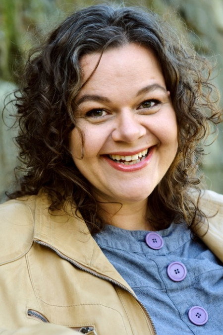 Tove Wiréen as Mia Modin in Huss
