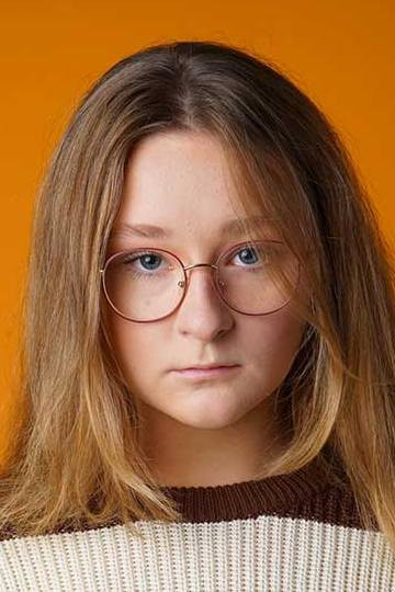 Мария Корнеева as Katya in Family