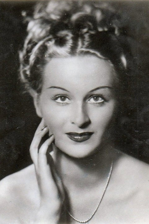 Elena Altieri as The Baroness Matilde, Renato's mother in Scapricciatiello