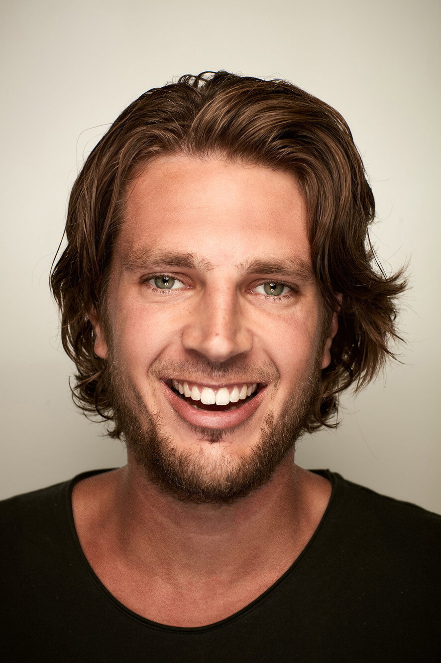 Renze Klamer as Self - Presenter in Het Onbekende