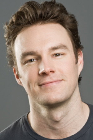 Mark Hildreth as The Weird Guy (voice) in The Hollow