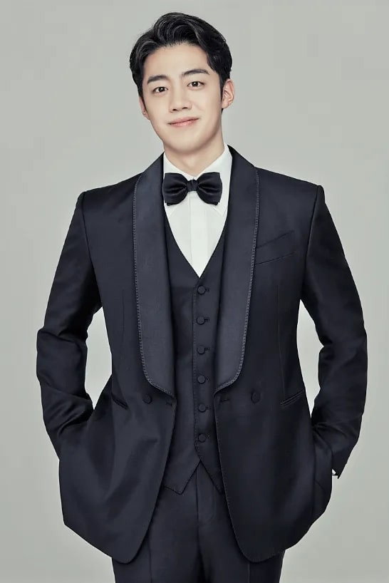 Gil Byeong-min as Franz Joseph in Elisabeth: The Musical Live
