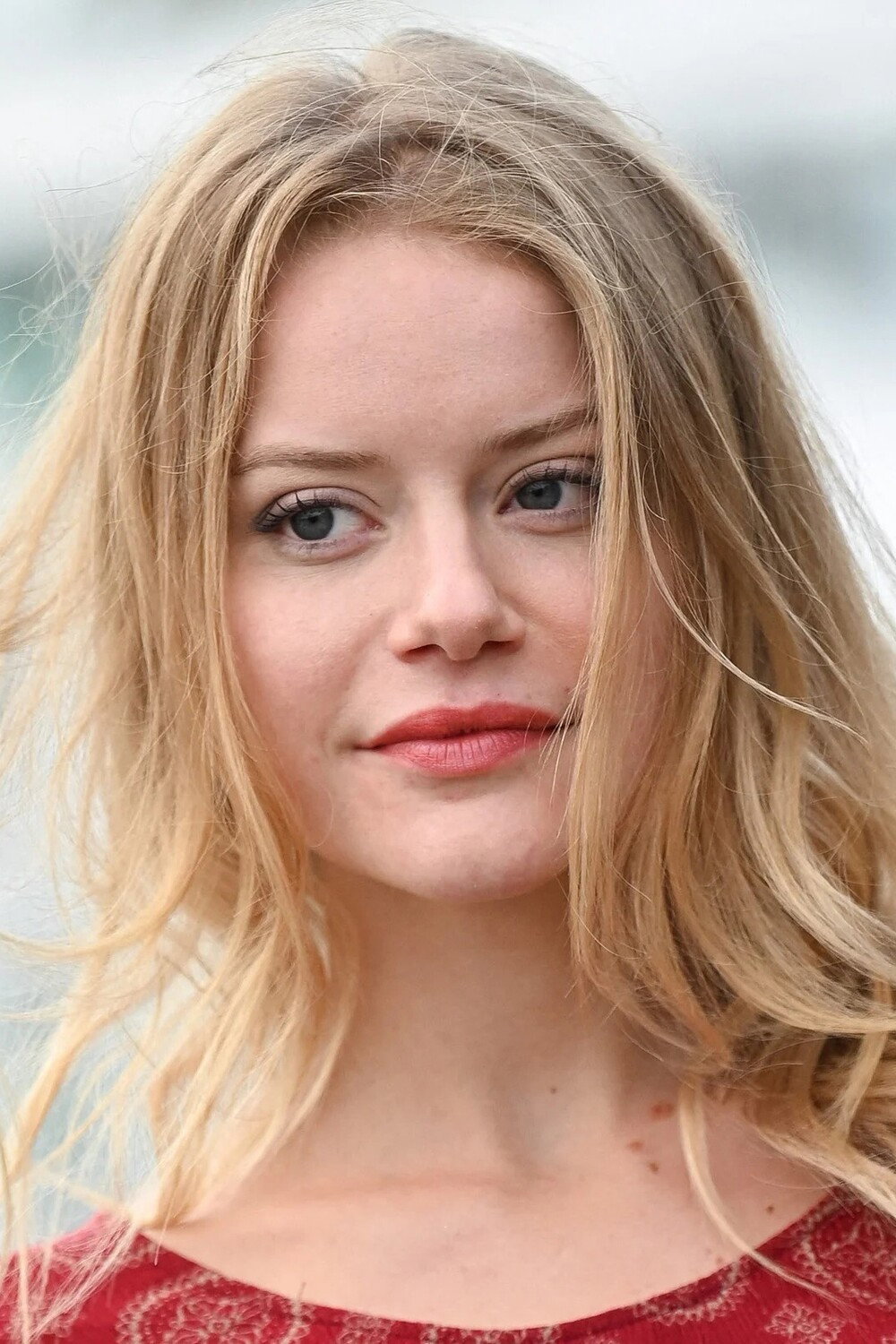 Romane Jolly as Léa in Runaway