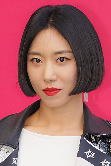 리아킴 as Self - Mentor in Dancing High
