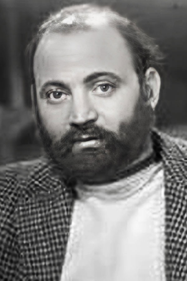 Marcos Caplán as Gilberto in La vuelta de Rocha