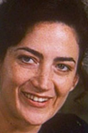 Paola Iovinella as Simona in Acquario