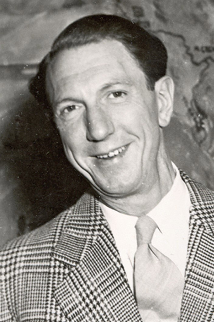 Leif Juster as Jens von Bustenskjold in Bustenskjold