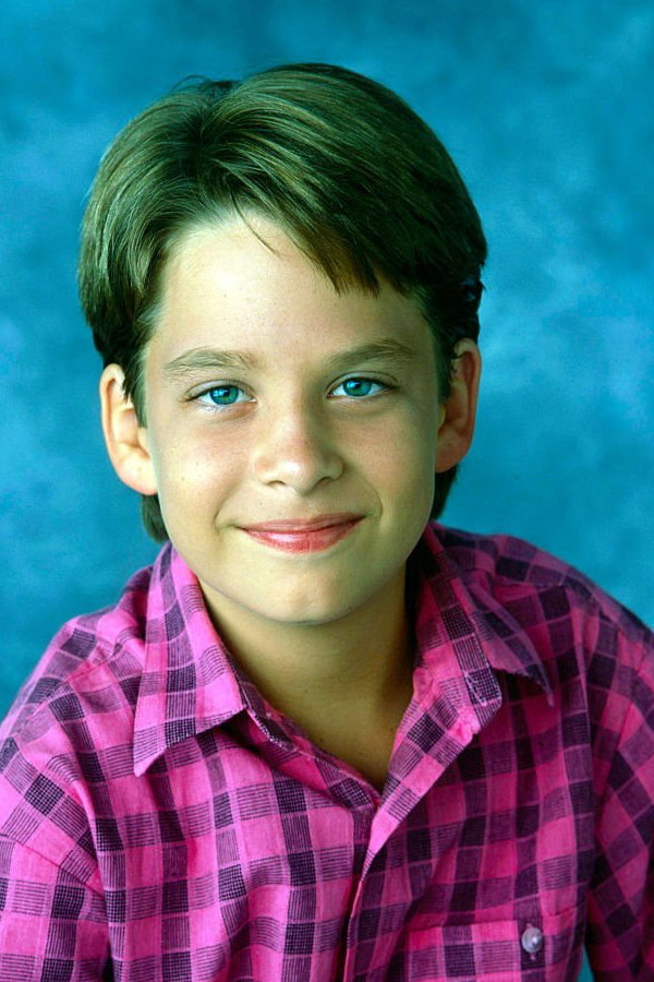 Brice Beckham as Wesley Owens in Mr. Belvedere