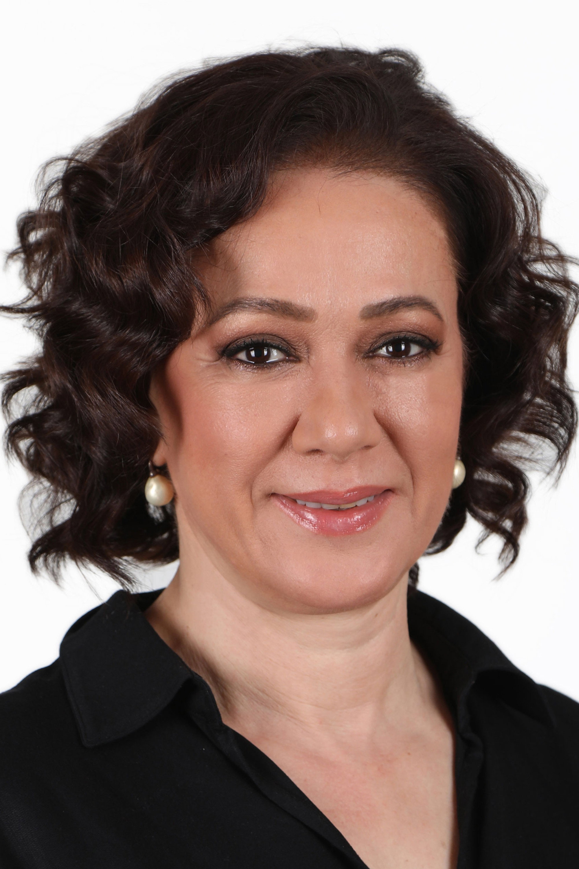 Bennu Yıldırımlar as Fikret Tekin / Narrator in Falling Leaves