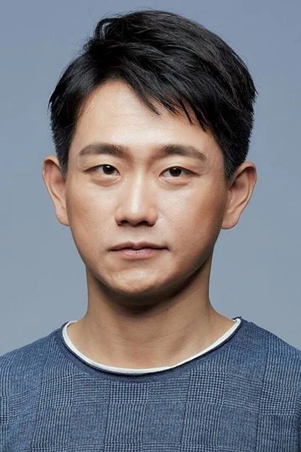 陳家逵 as 祝仕真 in Island Nation