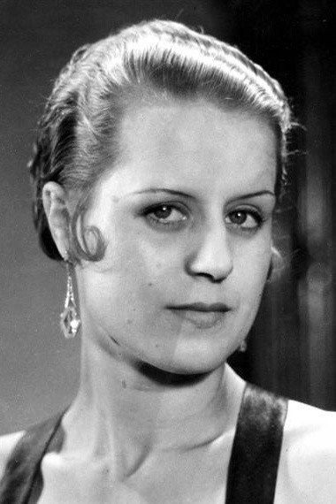 Eliška Pleyová as Helena in Your Money or Your Life