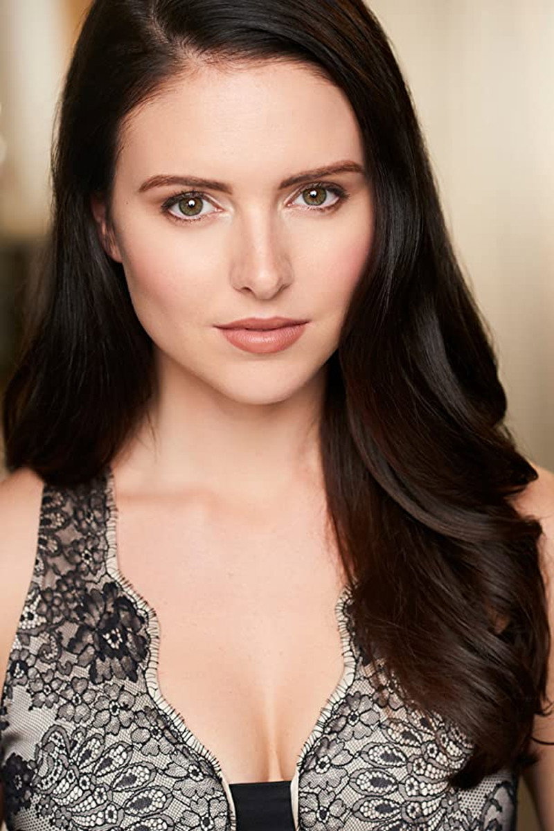 Kelsey Griswold as Melissa in The Wrong Daughter