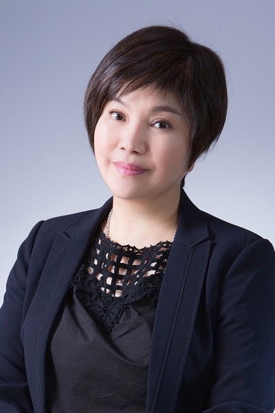 唐美雲 as 白修文 in 鐵膽英豪