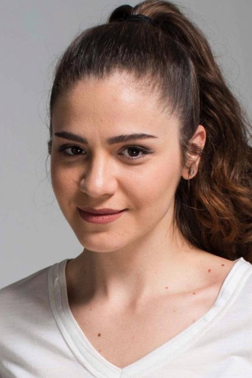 Irmak Örnek as Şirin in Brave and Beautiful