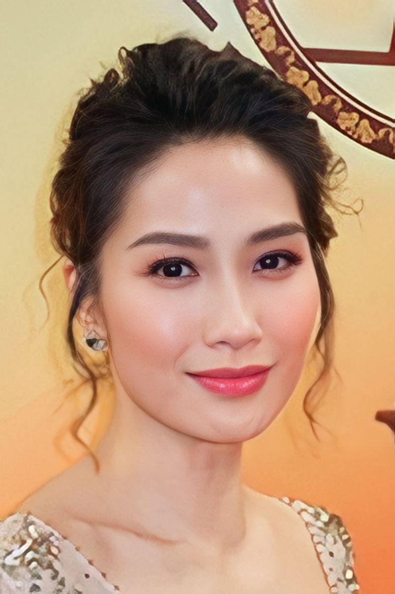 袁彩雲 as Margaret in Prince Charming