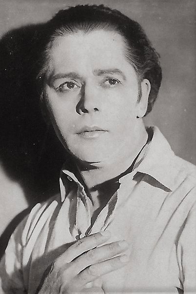 Theodore Kosloff as Mr. Nazzer Singh (Hindu hypnotist) in The Affairs of Anatol