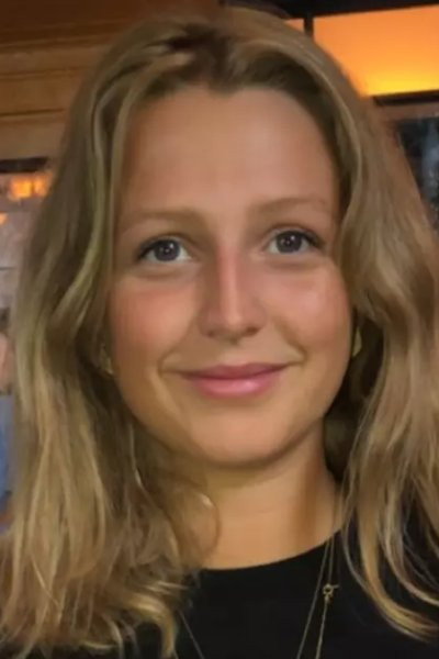 Martine Ølbye Hjejle as Sus in Julestjerner