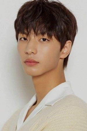 Ko Chan-bin as Kim Byeong-hoon in Love Revolution