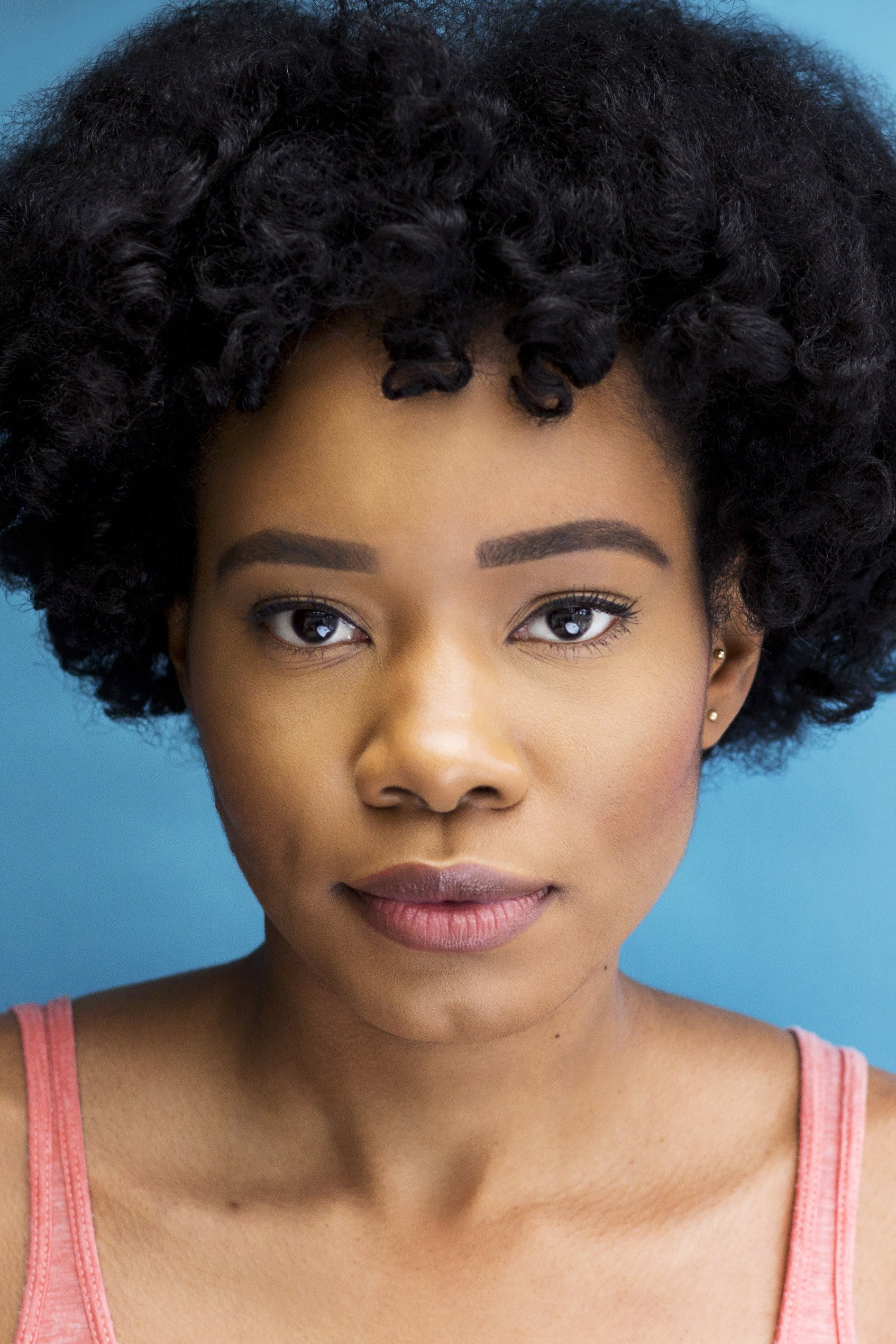 Weruche Opia as Naomi in Sliced