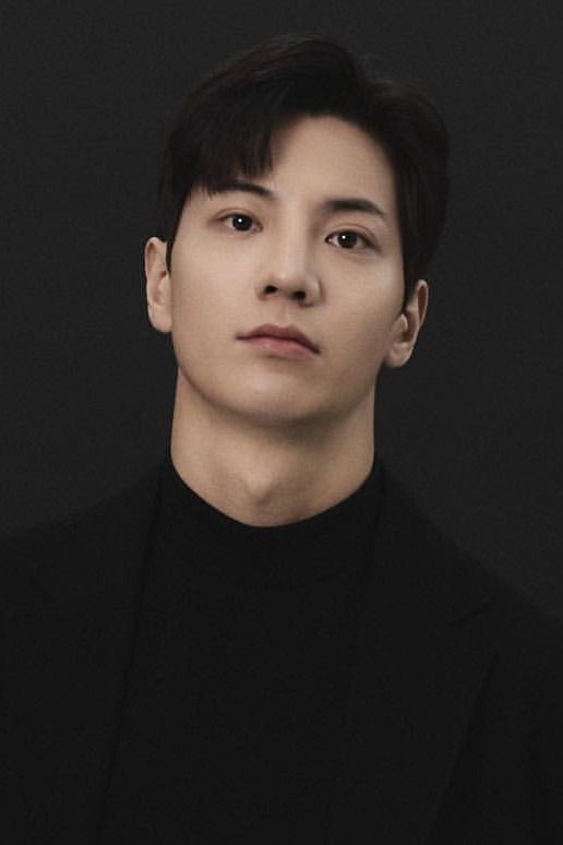 고덕원 as Yoo Kang-jae in FC Soldout