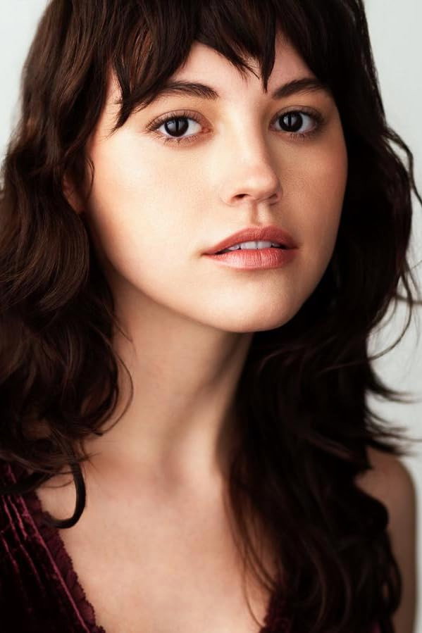 Katelyn Sparks as Hanna in UN-DEAD