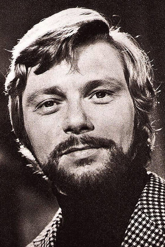 Uwe Friedrichsen as Herr Opitz in Victor and the Secret of Crocodile Mansion