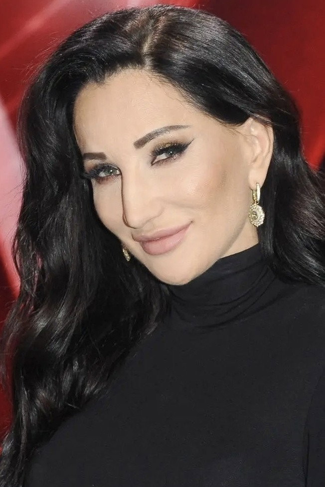 Justyna Steczkowska as Self - Host in Gwiazdy tańczą na lodzie