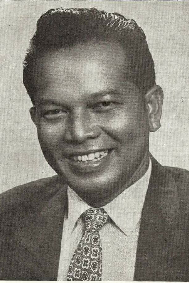 Dato' S. Roomai Noor as Luncai in Pak Pandir Modern