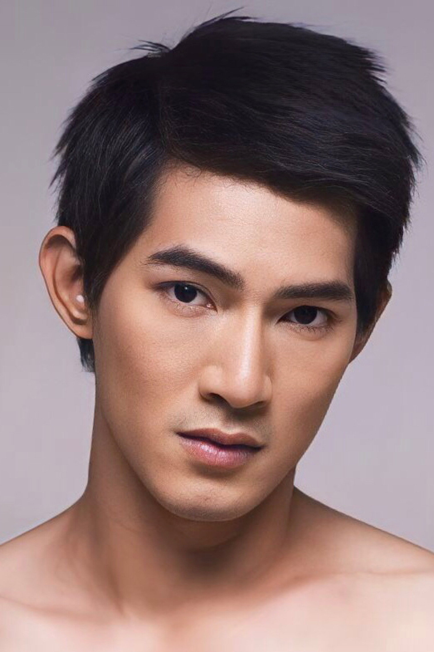 กฤษตญาพนธ์ ธนะนารา as Boy in Red Wine in the Dark Night