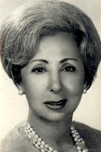 María Victoria Durá as Rosa in La honradez de la cerradura