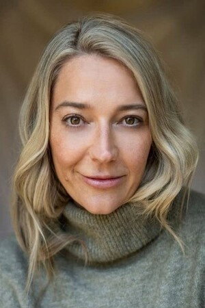Elle Dawe as Dr. Dream in The Society Experiment