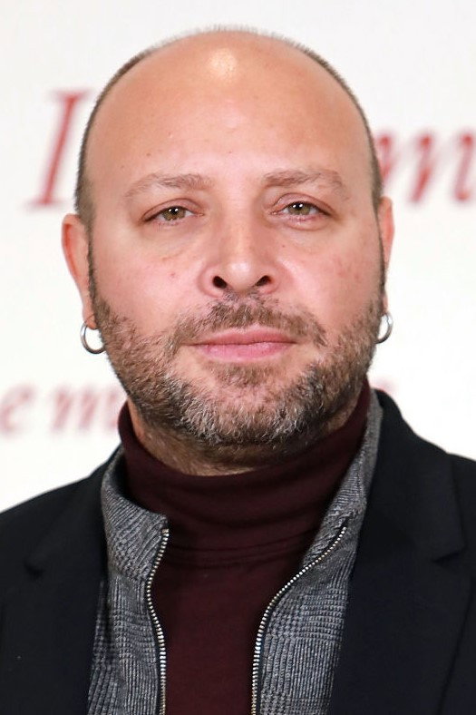 Vicente Romero as Rafael Vidal in Bajo sospecha