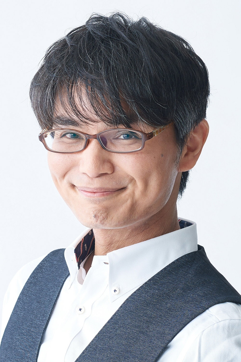 石井真 as Arthur (voice) in Tears to Tiara